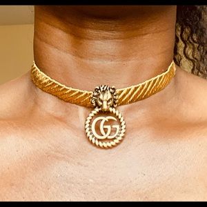 Gucci lion head GG Metalic Gold Chocker Necklace NWT